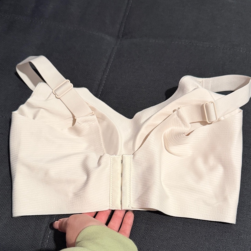Women's Cream Bra - Picture 2 of 3